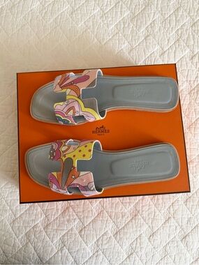 Hermes Orans in Canvas